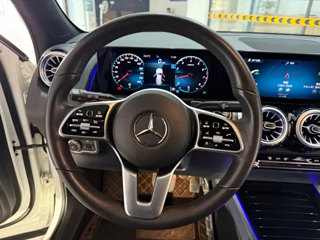 Mercedes-Benz GLB-Class — Фото автомобиля 13