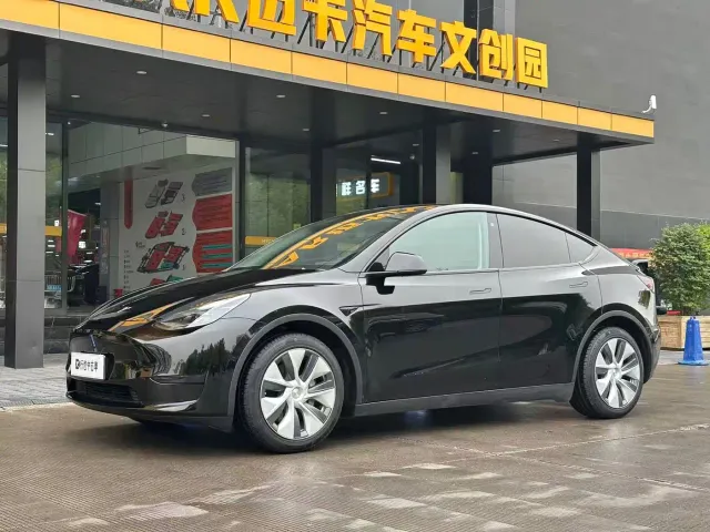 Фотография автомобиля — Tesla Model Y