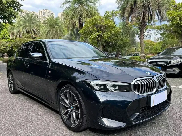 Фотография автомобиля — BMW 3 Series