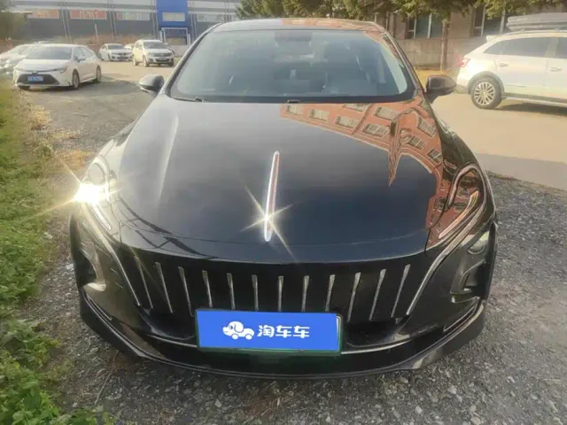 Hongqi E-QM5 — Фото автомобиля 2