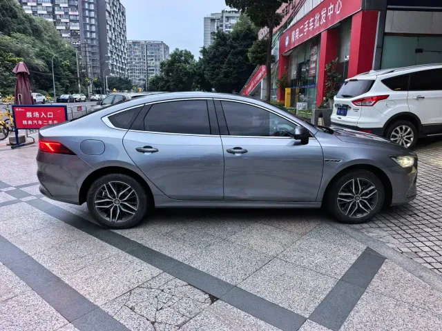 BYD Qin PLUS — Фото автомобиля 8