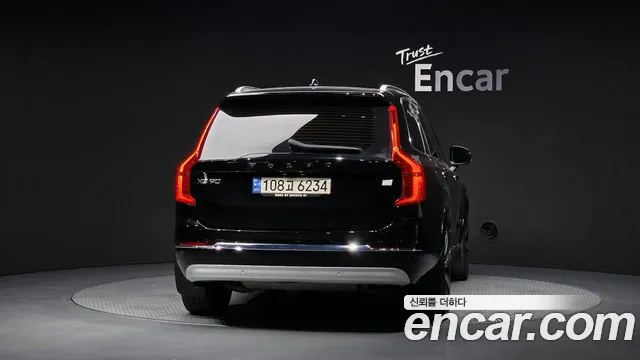 Volvo XC90 — Фото автомобиля 4