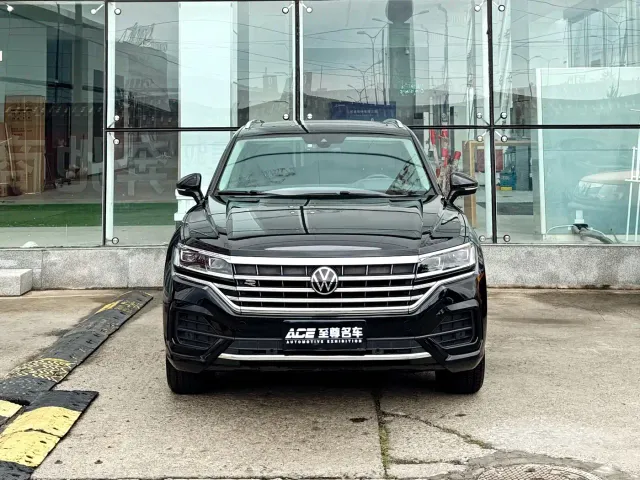 Volkswagen Touareg — Фото автомобиля 2