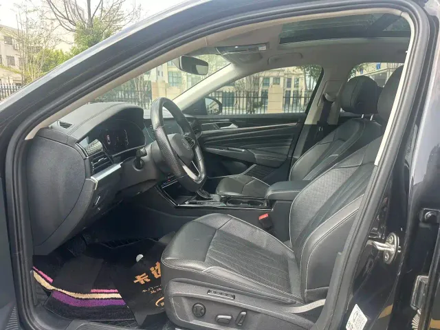 Volkswagen Passat — Фото автомобиля 4