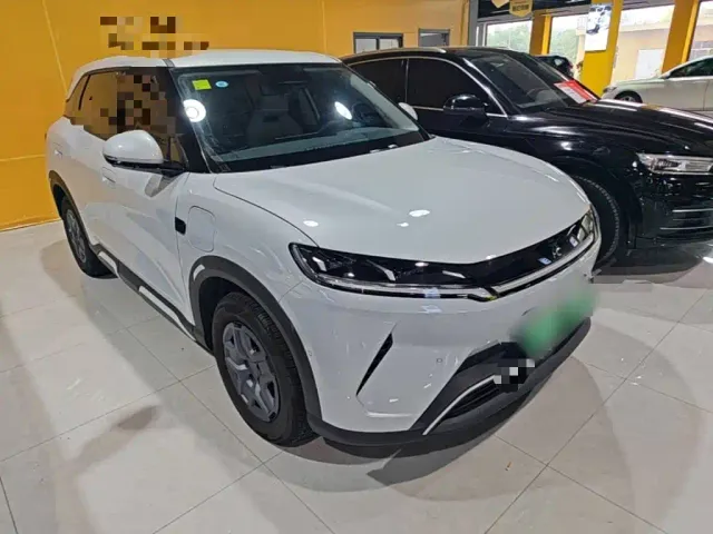 BYD Yuan UP — Фото автомобиля 3