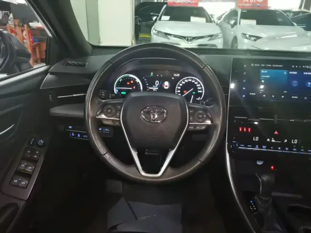 Toyota Avalon — Фото автомобиля 10