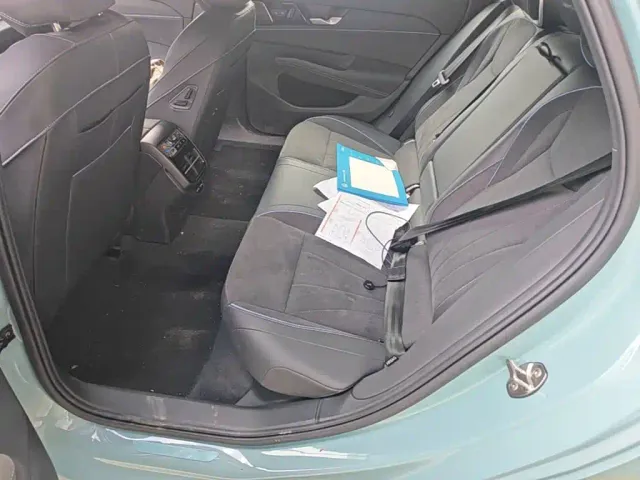 Volkswagen Passat — Фото автомобиля 21