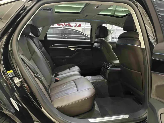 Audi A8 — Фото автомобиля 22