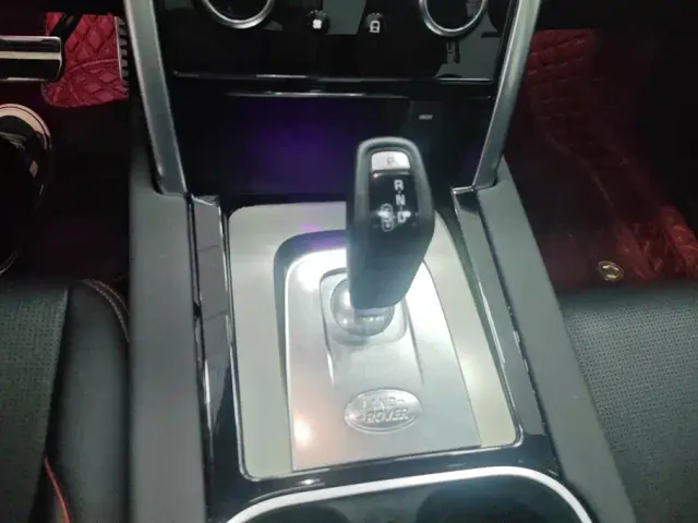Land Rover Discovery Sport — Фото автомобиля 16
