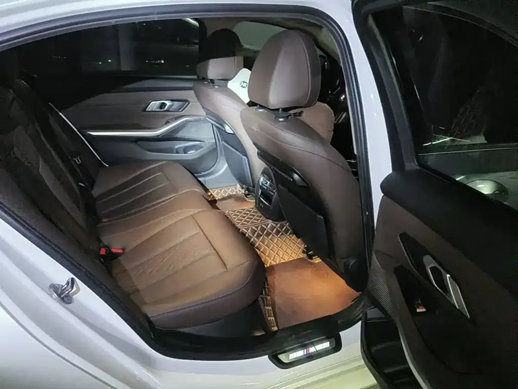 BMW BMW 3 Series 2022 320Li M Sport Package — Фото автомобиля 11