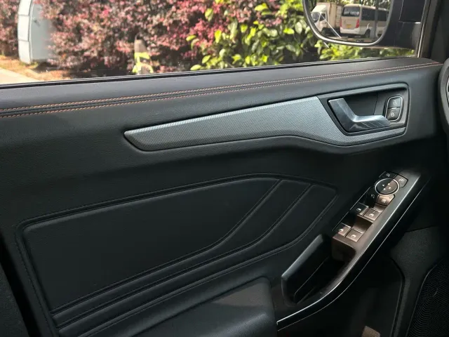 Ford Focus — Фото автомобиля 8