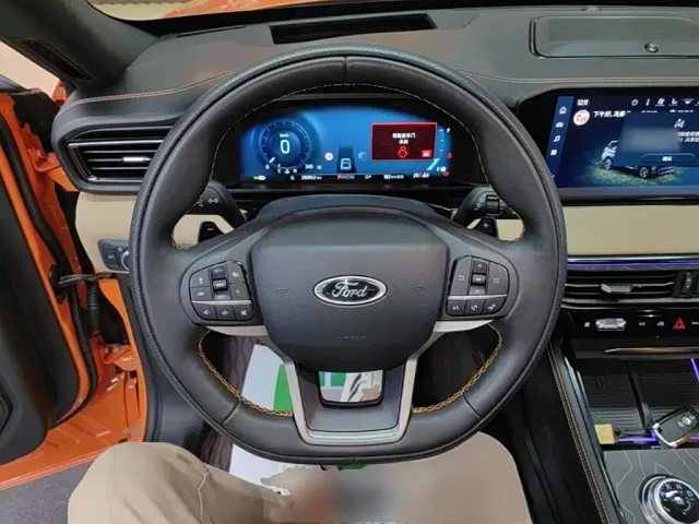 Ford Explorer — Фото автомобиля 10