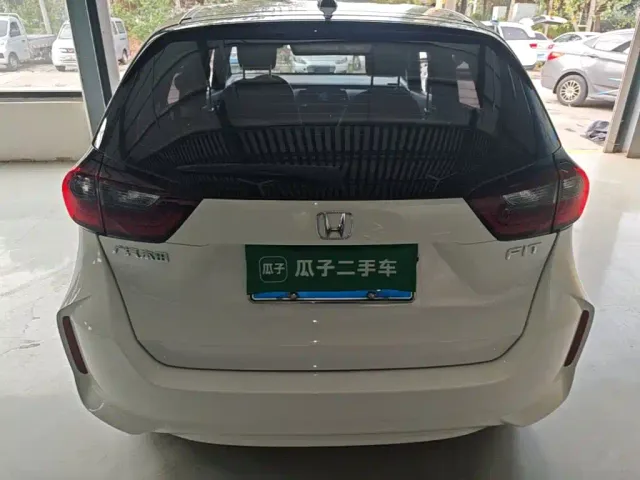 Honda Fit — Фото автомобиля 5