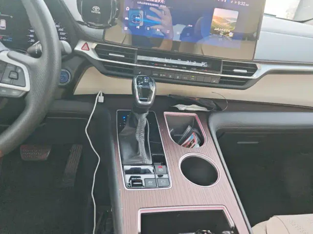 Toyota Granvia — Фото автомобиля 16
