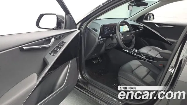 Kia Niro The All New Niro Signature — Фото автомобиля 10