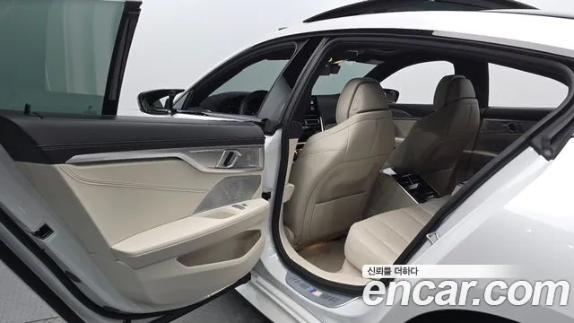 BMW 8-Series — Фото автомобиля 24