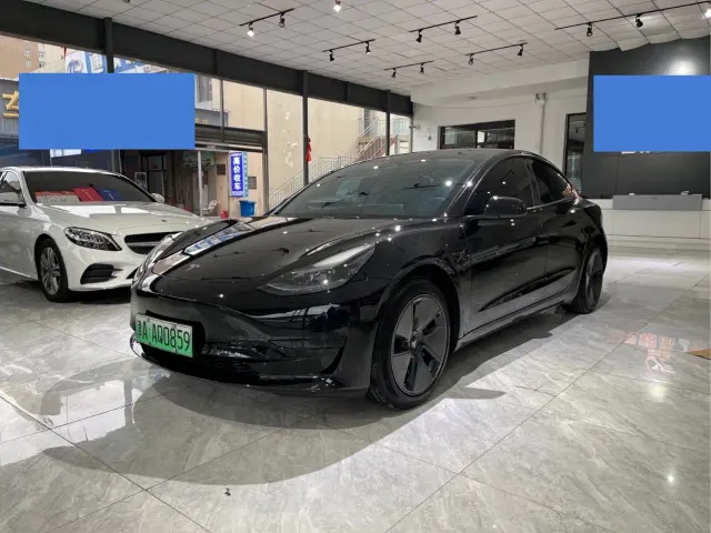 Фотография автомобиля — Tesla Model 3