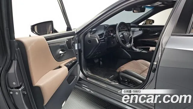 Lexus ES — Фото автомобиля 10