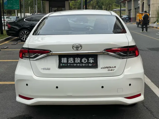 Toyota Corolla — Фото автомобиля 6