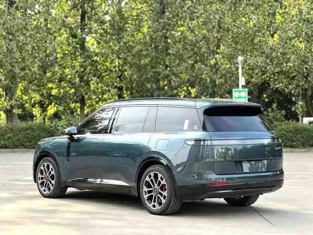 Lynk & Co 900 — Фото автомобиля 9