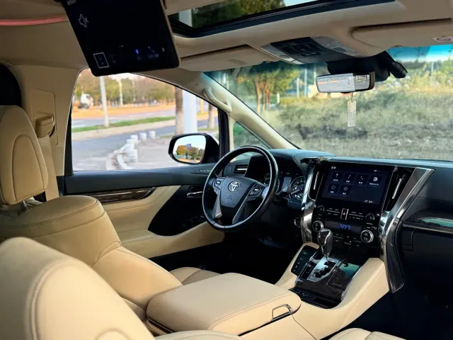 Toyota Vellfire — Фото автомобиля 16