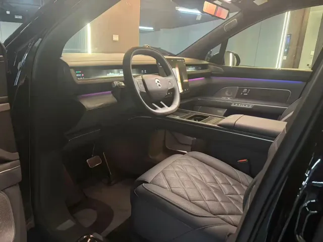 Nio ES8 — Фото автомобиля 6