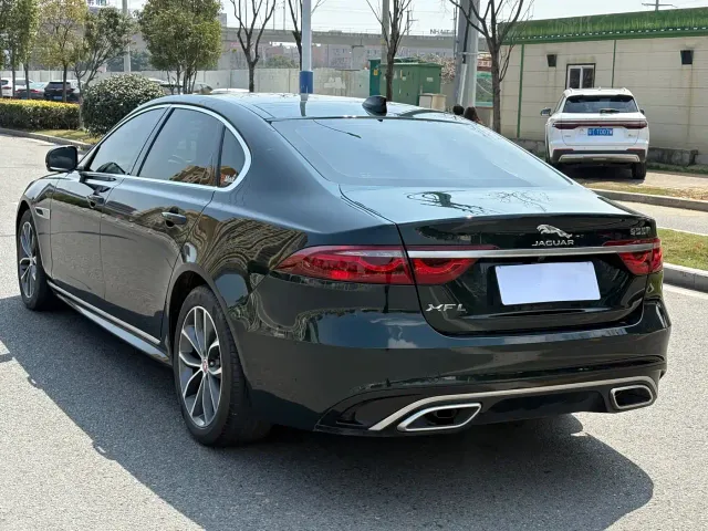 Jaguar XFL — Фото автомобиля 6