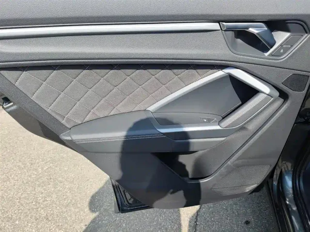 Audi Q3 — Фото автомобиля 16