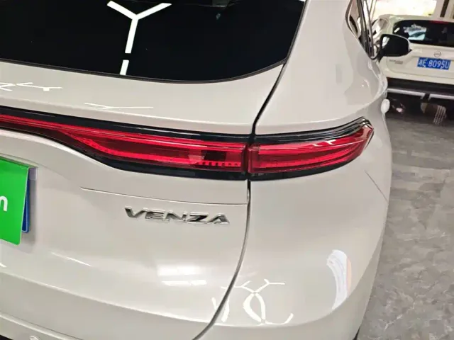 Toyota Venza — Фото автомобиля 7