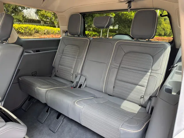 Lincoln Navigator — Фото автомобиля 17