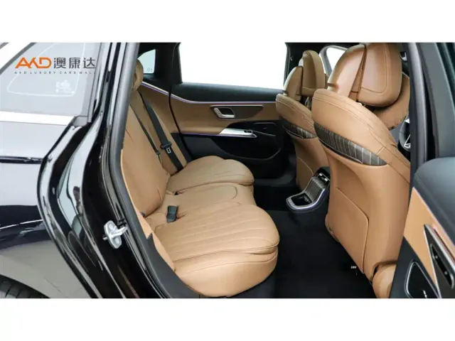 Mercedes-Benz E-Class — Фото автомобиля 8