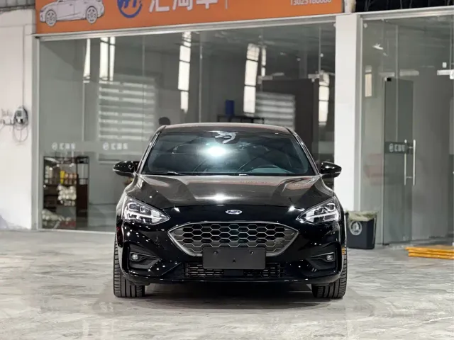 Ford Focus — Фото автомобиля 2