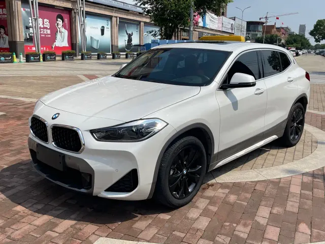 Фотография автомобиля — BMW X2