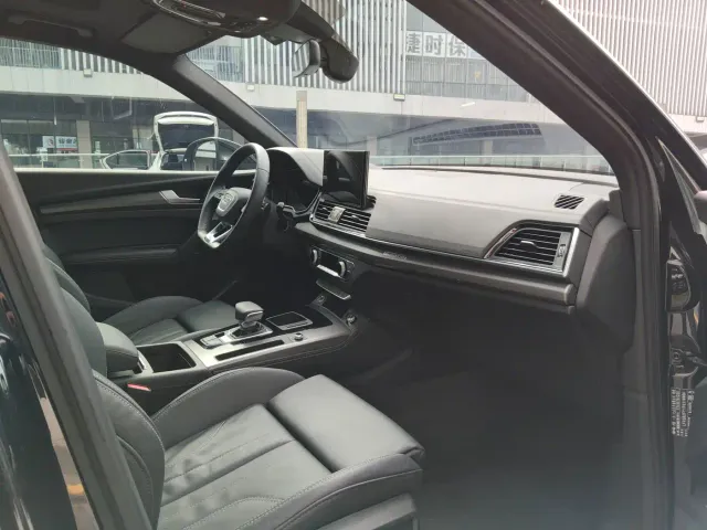 Audi Q5L — Фото автомобиля 9