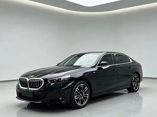 Фотография автомобиля — BMW 5 Series