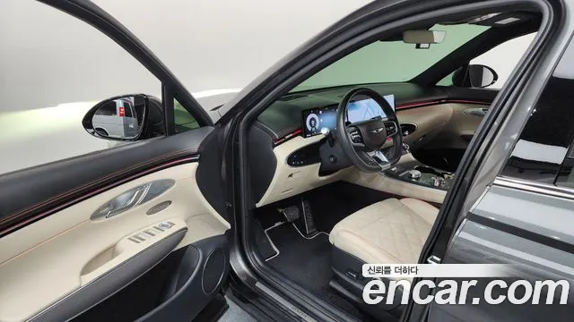 Genesis GV70 — Фото автомобиля 10