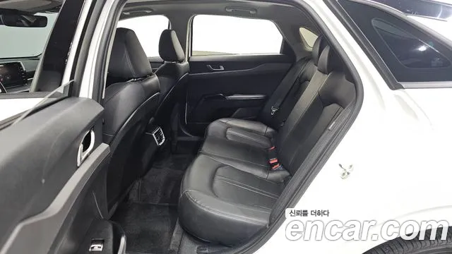 Kia K5 K5 3 поколение 2.0 LPI(Для проката) — Фото автомобиля 12