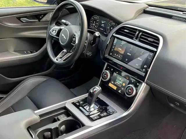 Jaguar XEL — Фото автомобиля 13