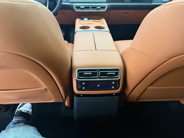 Li Auto L6 — Фото автомобиля 20