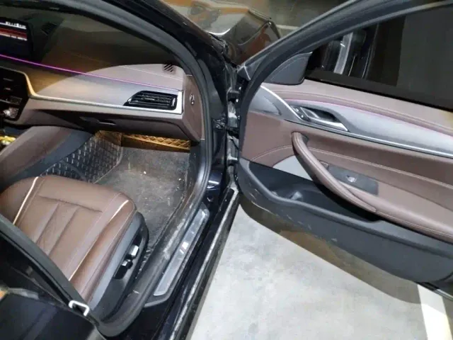 BMW 5 Series — Фото автомобиля 19