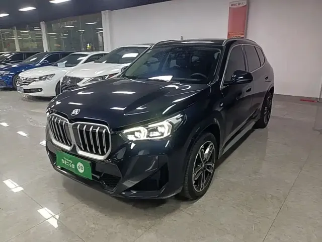 Фотография автомобиля — BMW X1