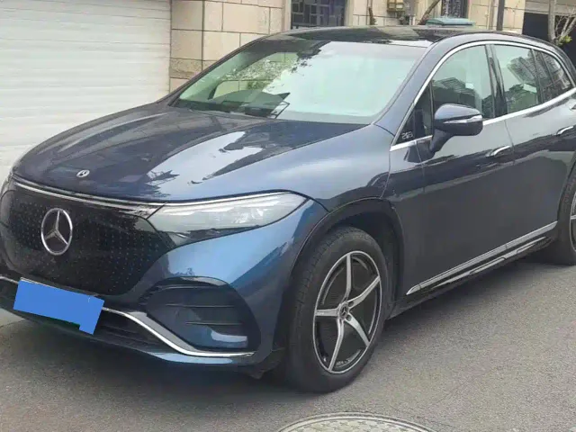 Фотография автомобиля — Mercedes-Benz EQS SUV
