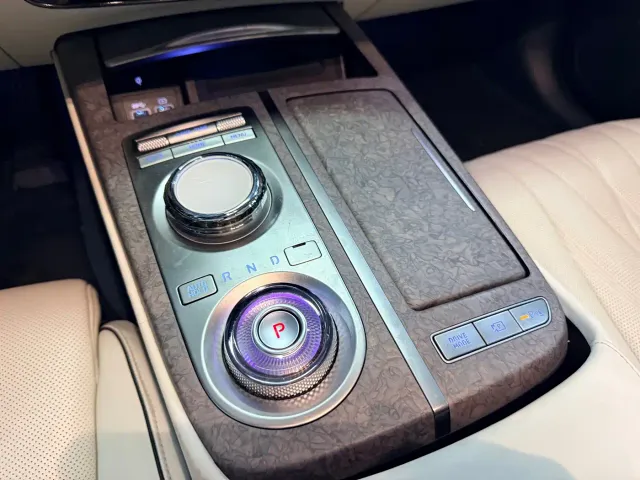 Genesis Pure Electric G80 — Фото автомобиля 15