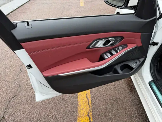 BMW 3 Series — Фото автомобиля 6