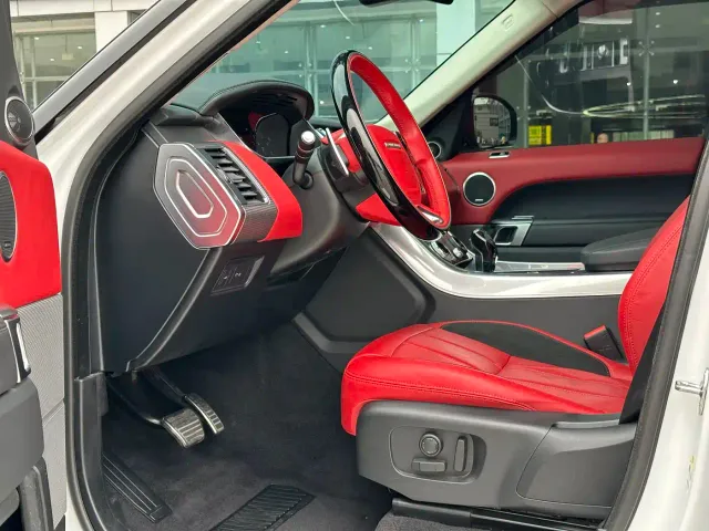 Land Rover Range Rover Sport — Фото автомобиля 7