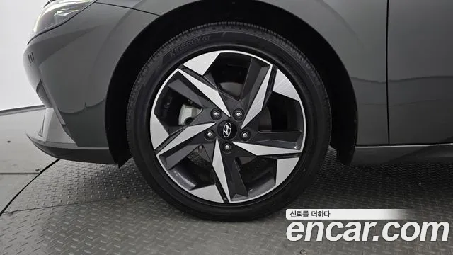 Hyundai Avante CN7 — Фото автомобиля 5