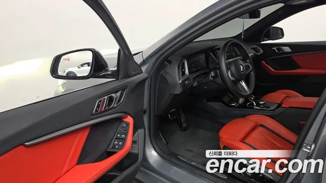 BMW 1 Series F40 — Фото автомобиля 15