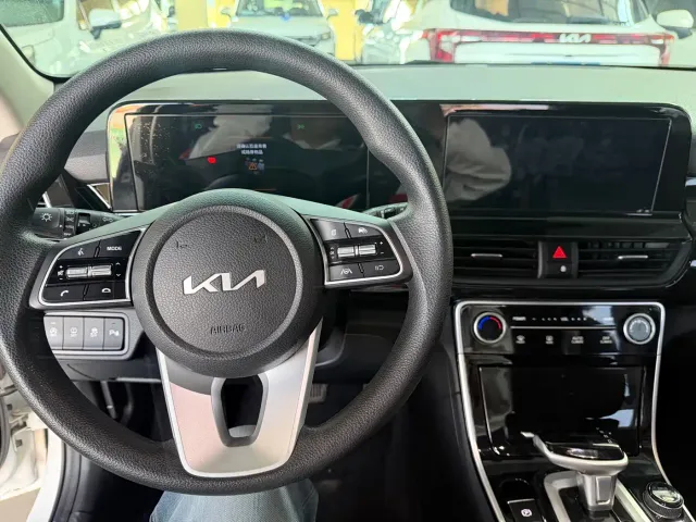 Kia Seltos — Фото автомобиля 15