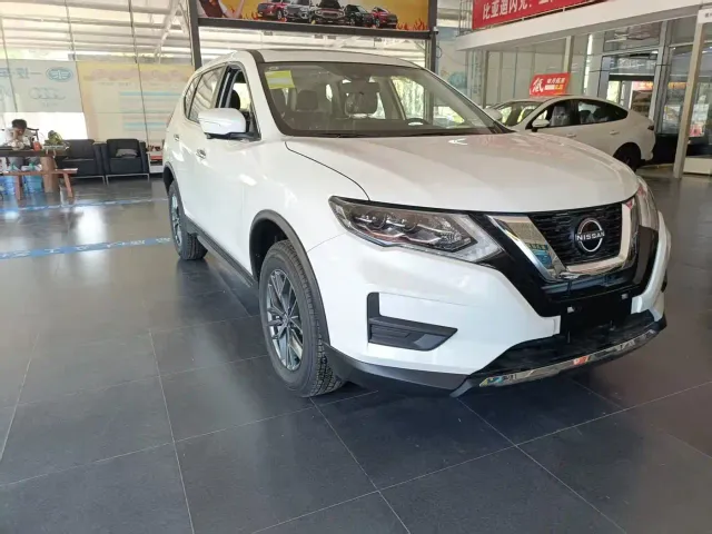 Nissan X-Trail — Фото автомобиля 3