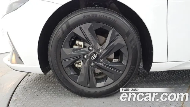 Hyundai AVANTE Avante (CN7) — Фото автомобиля 5